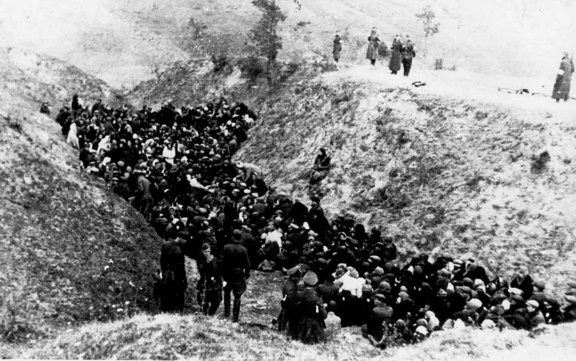  - Einsatzgruppen action at Sdolbunov in Oct 1942